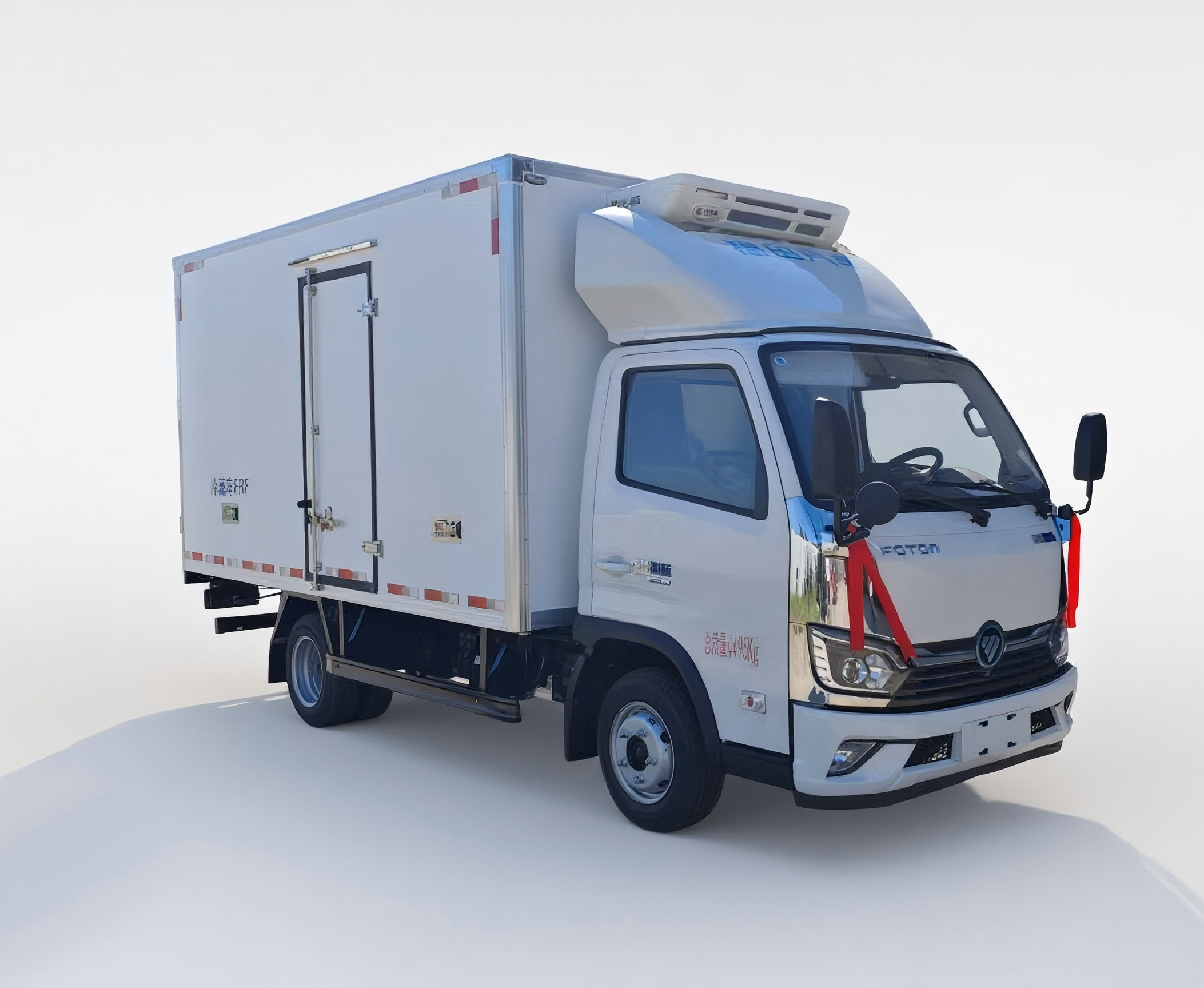 福田奧鈴新能源EM卡63度電冷藏車